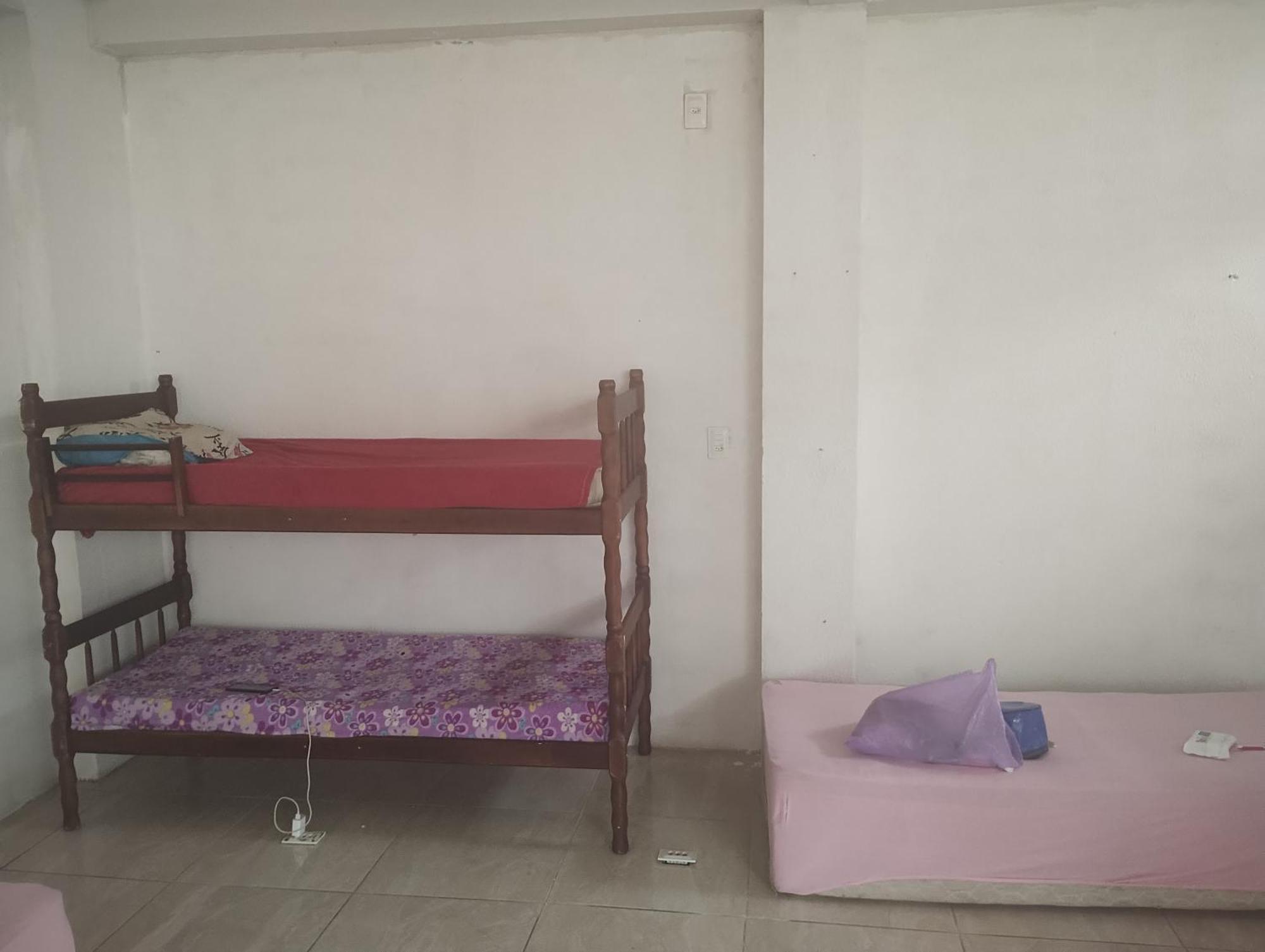 Hostal House *